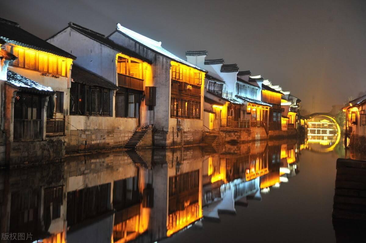 腌萝卜是比较常见的爽口小菜，那么在腌制时需要放什么调料？